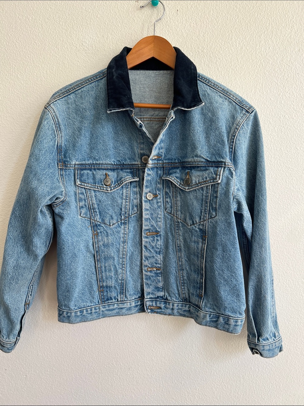 J. GALT Classic Trucker Light Denim Jean Jacket Contrast Navy Corduroy Collar S